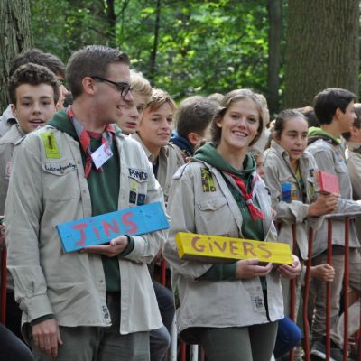 Scoutsleiding van verschillende takken