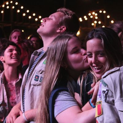 Feestende scoutsleiding op Herfstontmoeting