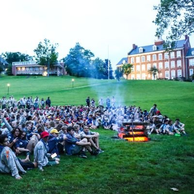 Groep leden maken zich klaar voor Jamboree