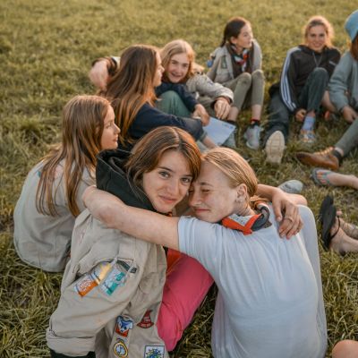 Groep gezellig bij elkaar