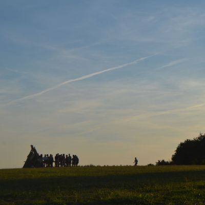 Fien Wallays kampeerterrein bij schemering