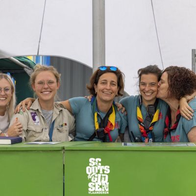 Collega's en vrijwilligers aan het infopunt op Herfstontmoeting