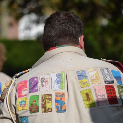 Rug van leiding vol jaarthemakentekens