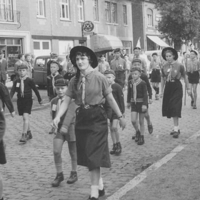 Oude foto van gidsen