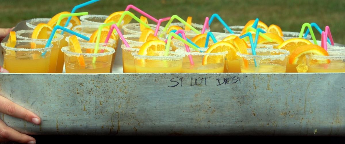 Heleen Vandeput grote braadslee met cocktails in