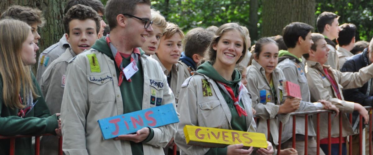 Scoutsleiding van verschillende takken