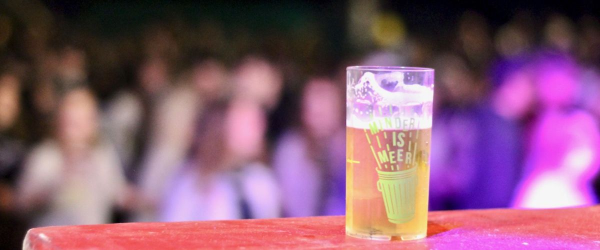 Joris Hillaert Pintje bier in een Herfstontmoetingsbeker