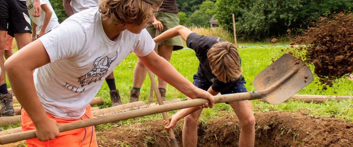 Fotograaf: Victor Watté Givers schuppen HUDO op kamp