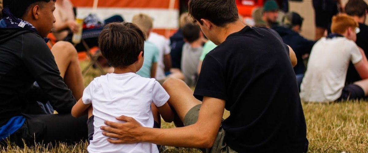 Leider ontfermt zich over kleine kapoen