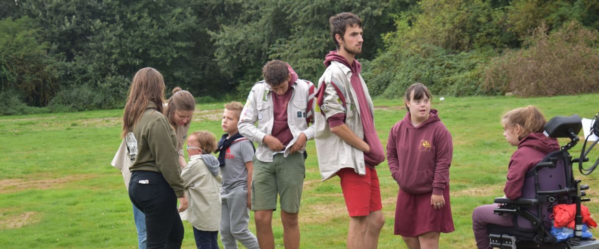 Akabe scoutsgroep met Sophie van Down the road