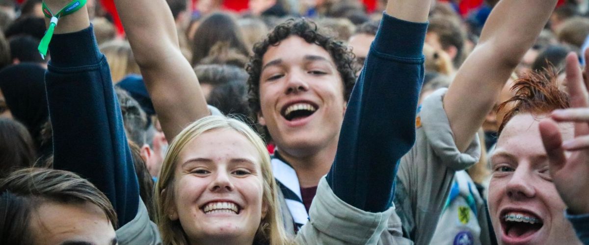 Twee givers op de Dag van de jeugdbeweging in Antwerpen