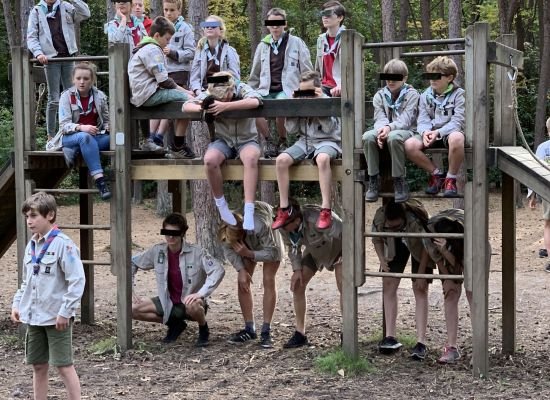 Kinderen op speeltuin