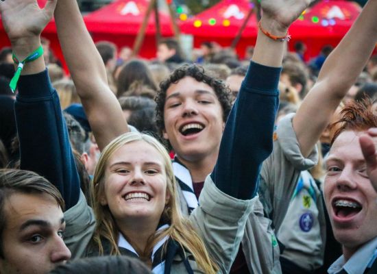Twee givers op de Dag van de jeugdbeweging in Antwerpen