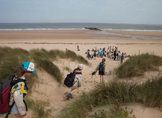 Scoutsgroep op het strand