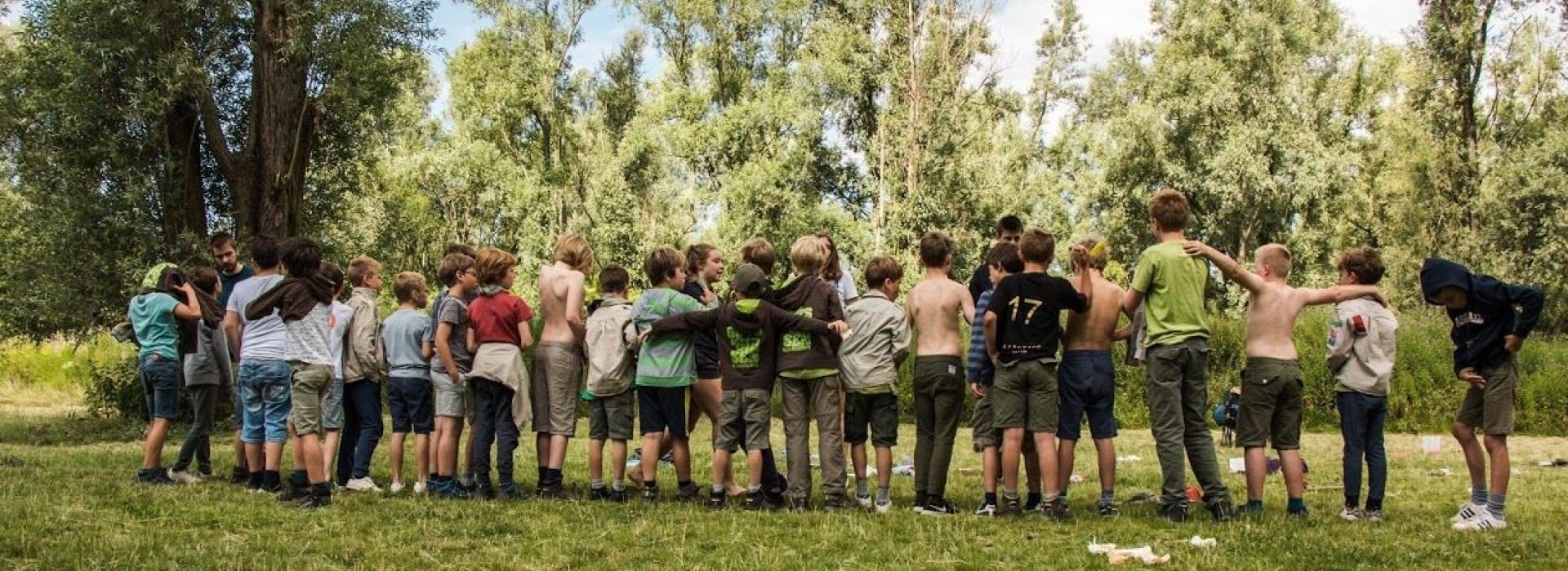 een groep welpen
