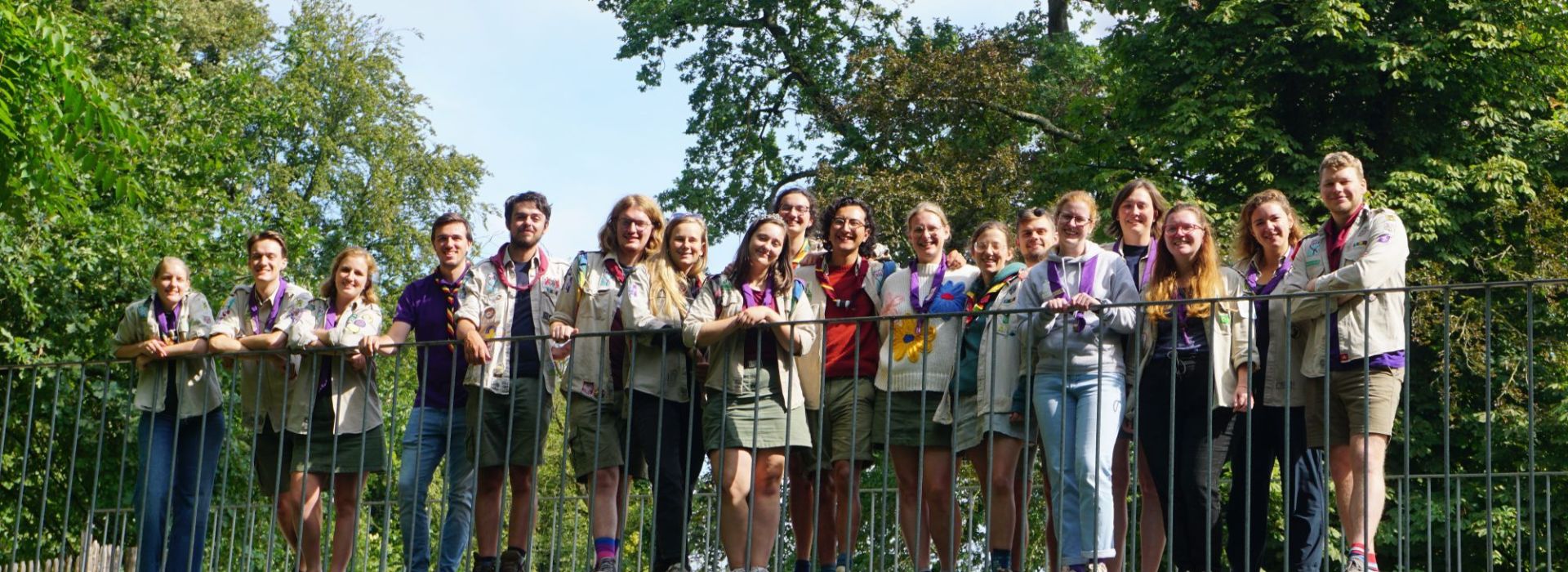 Groepsfoto van de verbondscommissie op 24u van beleid